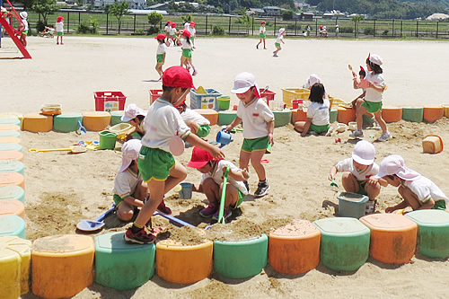 誰とでも遊べる子供